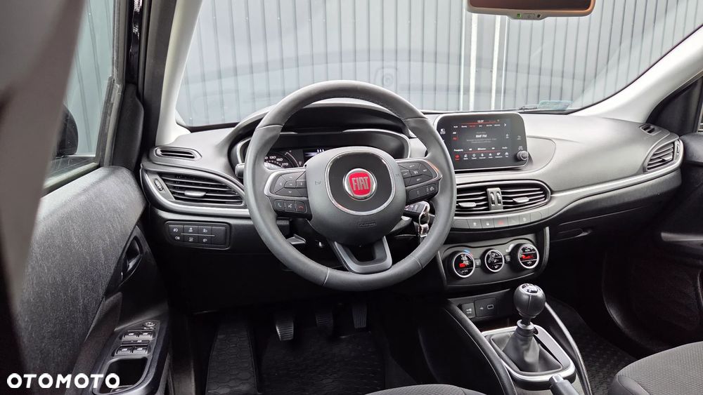 Fiat Tipo 1.4 16v Lounge EU6d - 16