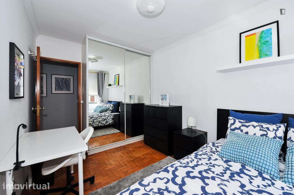 Quarto - localizado em Setubal - Grande imagem: 2/10