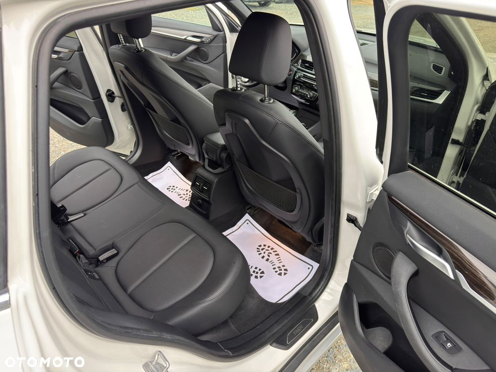BMW X1 xDrive25i GPF Advantage - 24
