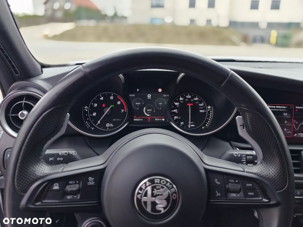 Alfa Romeo Giulia 2.0 Turbo 16V AT8 Veloce Ti - 22