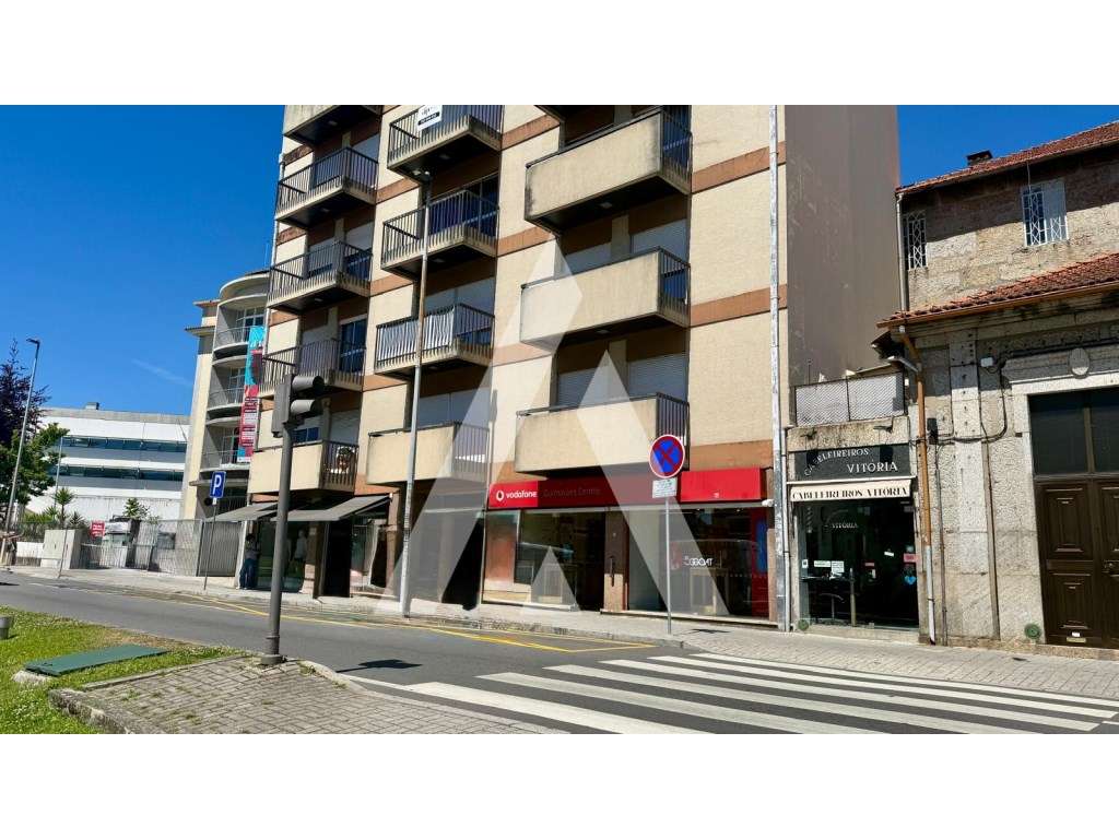 Loja para arrendamento na Alameda Alfredo Pimenta, Guimarães - Grande imagem: 2/16