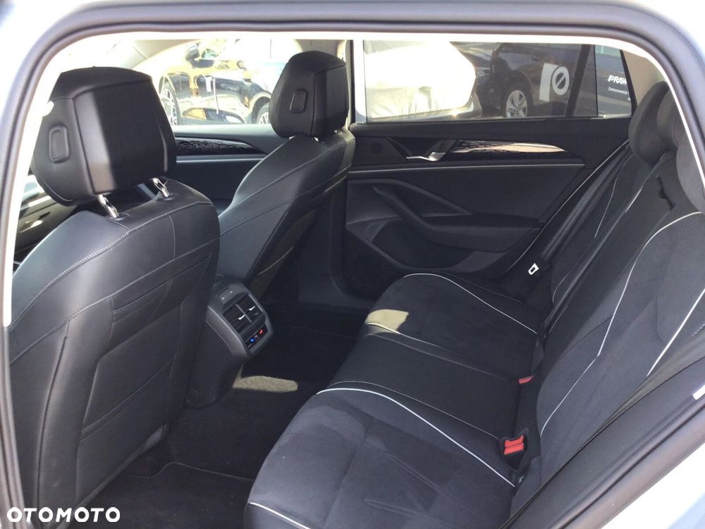 Volkswagen Passat 1.5 TSI EVO Elegance DSG - 20