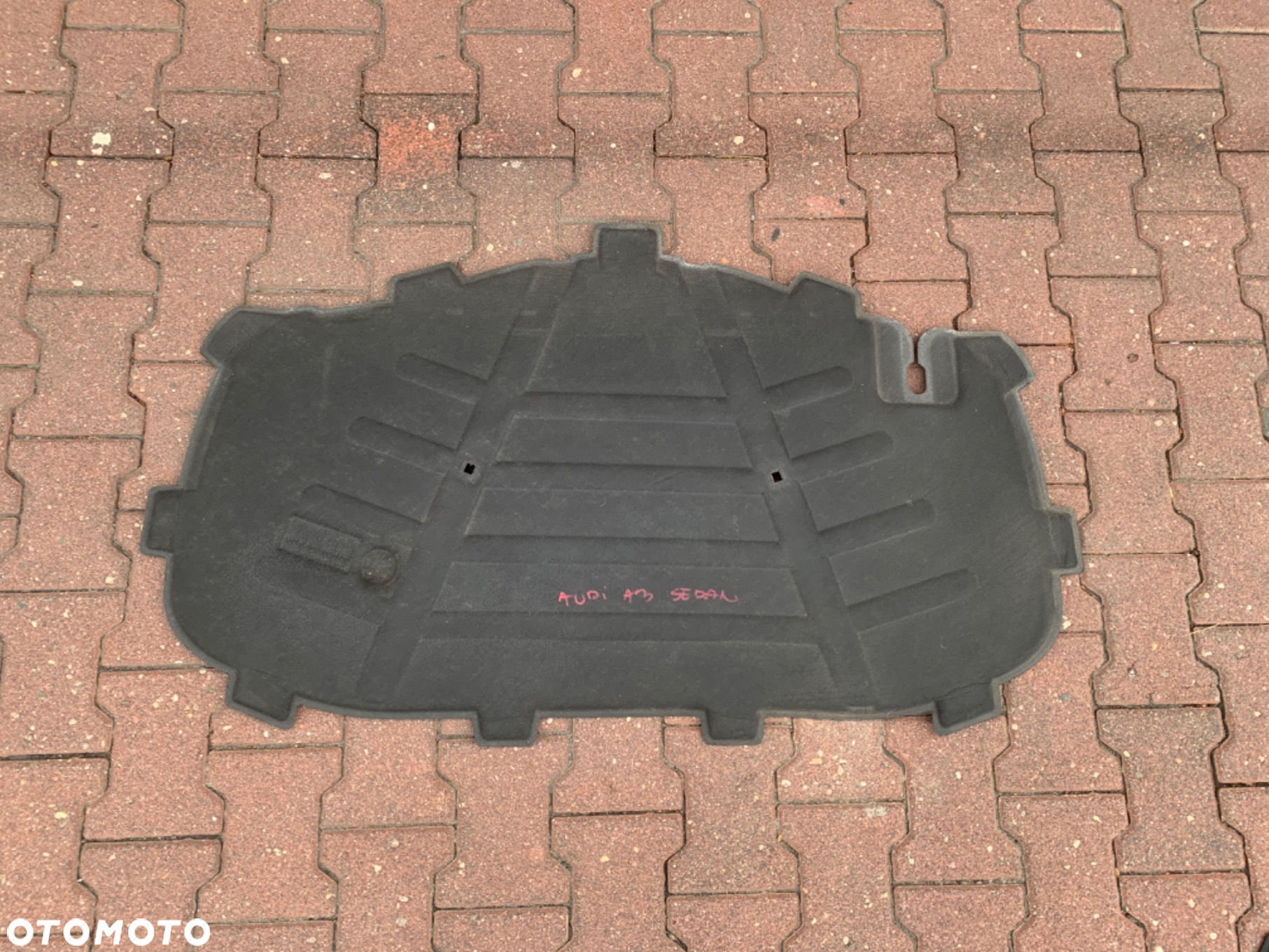 Audi A3 Sedan Wygłuszenie Maski - 2