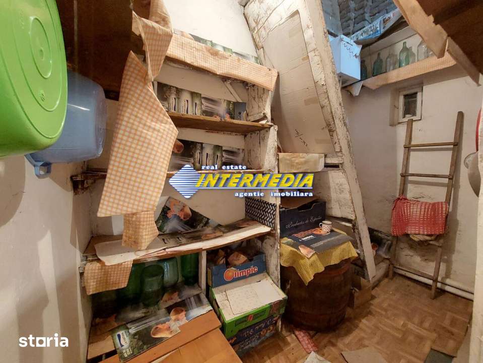 Casa de vanzare in Centru pozitie buna - Imagine principală: 4/8