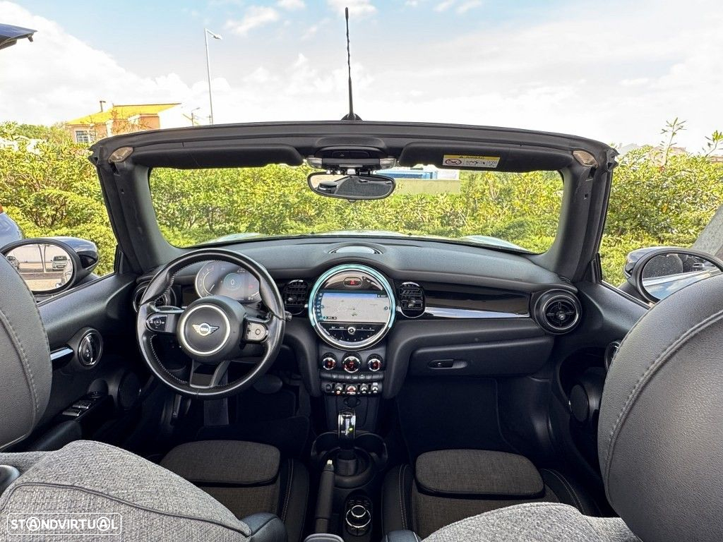 MINI Cabrio Cooper Premium Essential Auto - 21