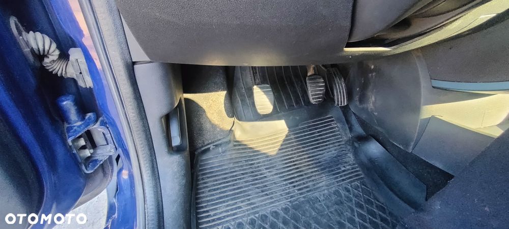 Renault Clio 1.2 16V Authentique - 13