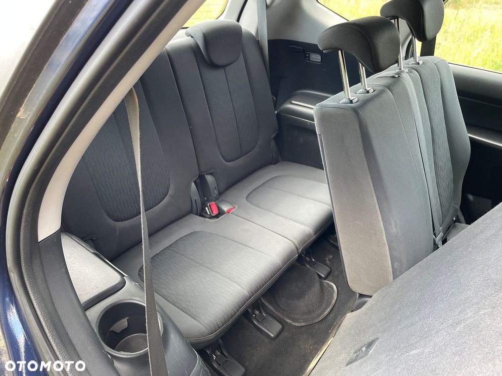 Kia Carens 2.0 CVVT EX - 11