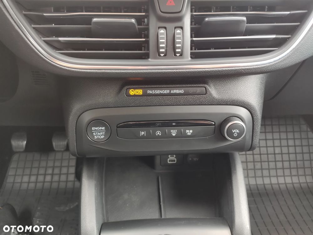 Ford Focus 1.0 EcoBoost mHEV Titanium - 31