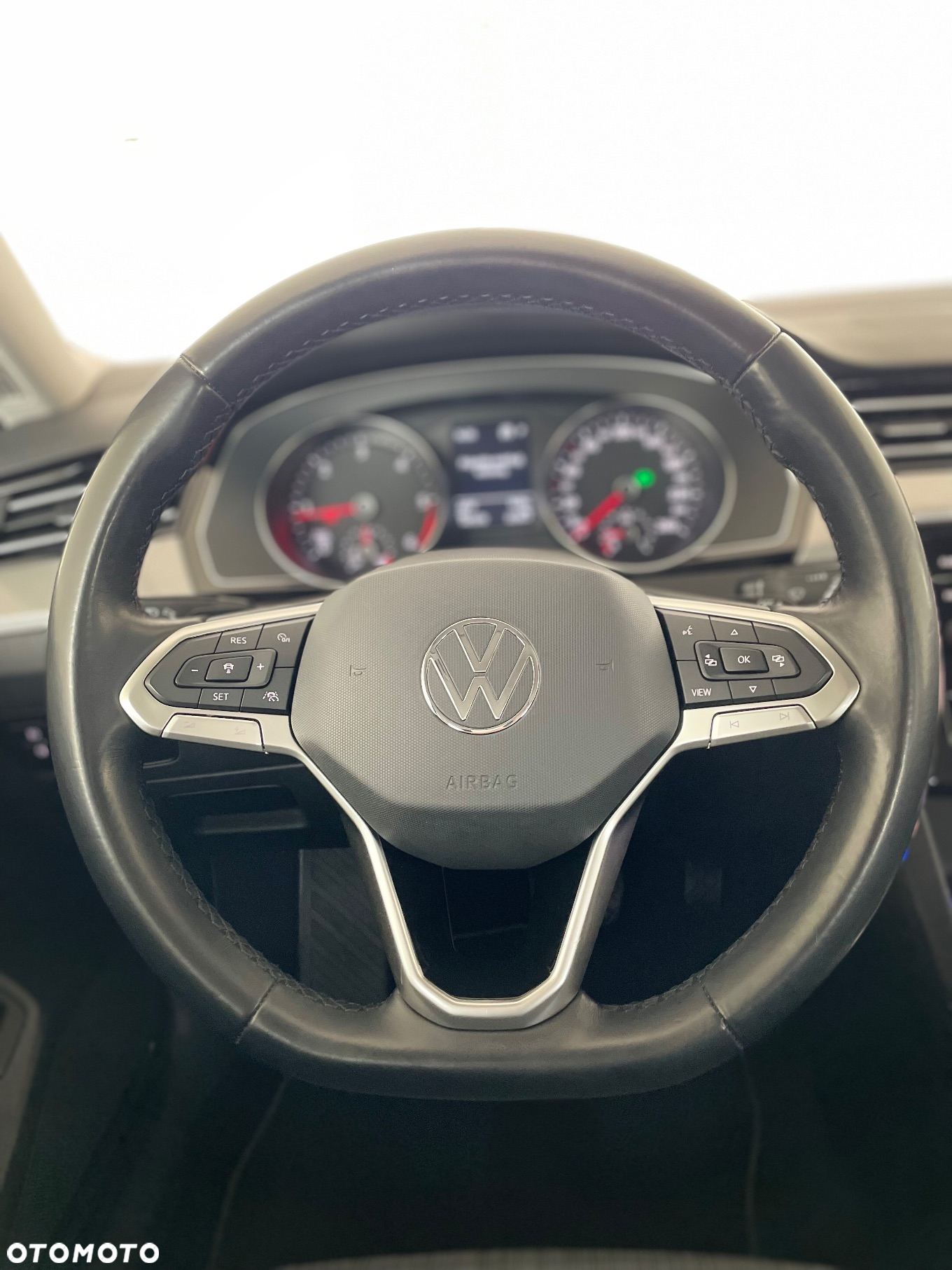 Volkswagen Passat 2.0 TDI BMT Comfortline DSG - 16