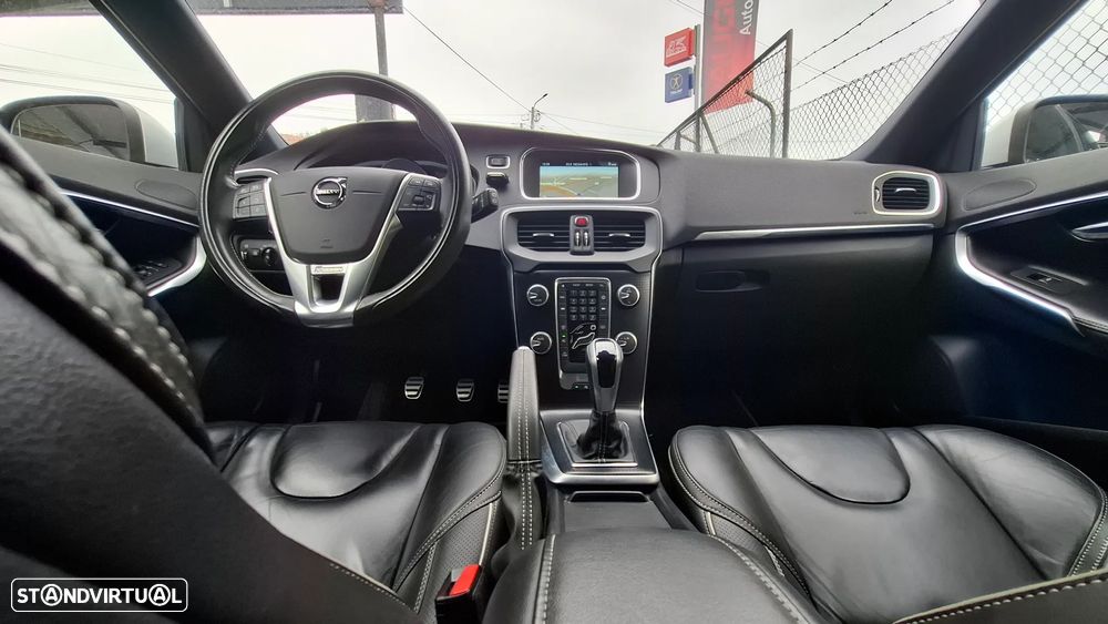 Volvo V40 2.0 D2 R-Design - 38