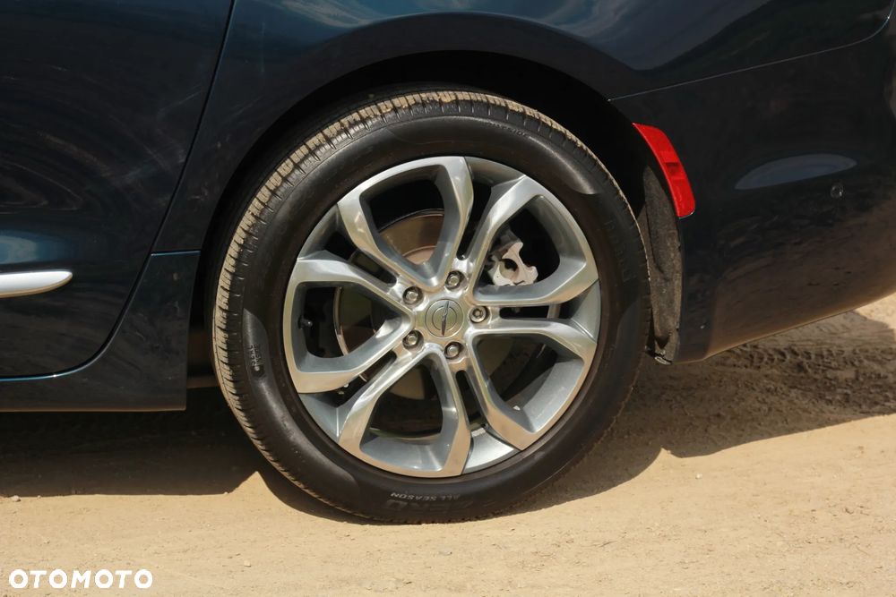Chrysler Pacifica - 5