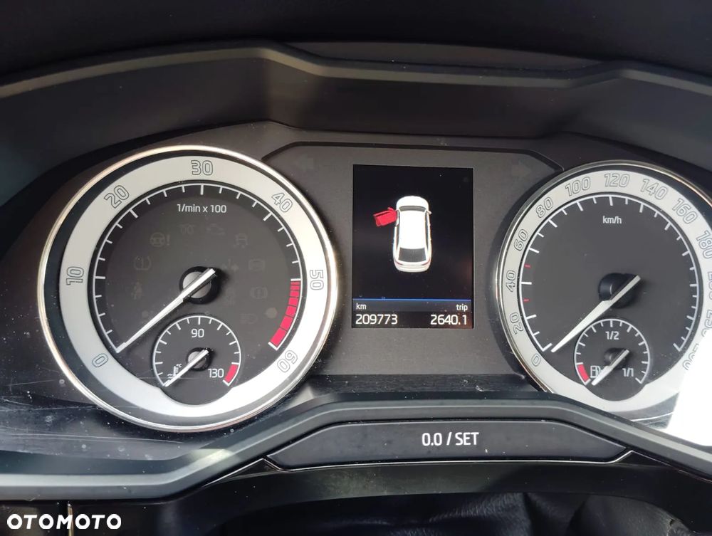 Skoda Superb 2.0 TDI L&K DSG - 13