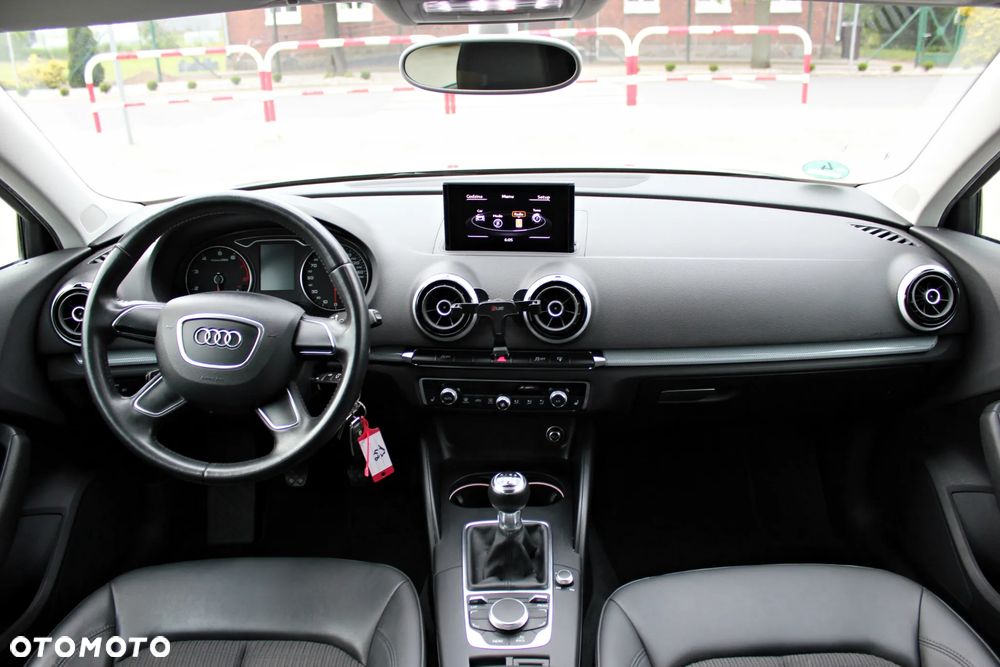 Audi A3 Sportback 1.4 TFSI Ambiente - 19