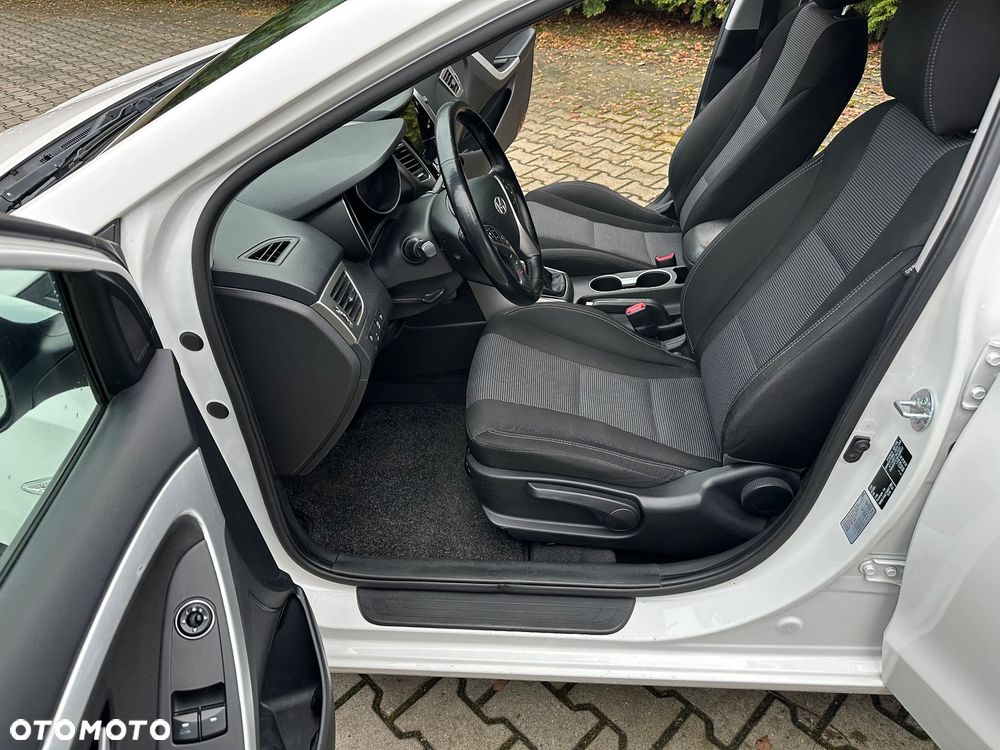 Hyundai i30 blue 1.6 GDI Passion - 10