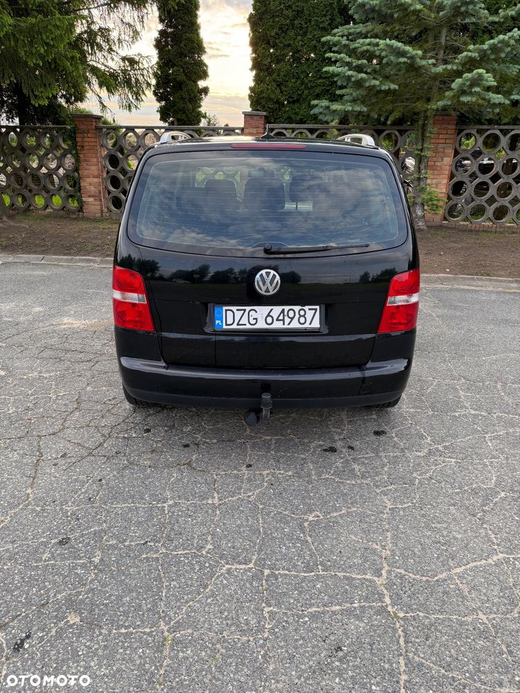Volkswagen Touran 1.6 FSI Basis - 10