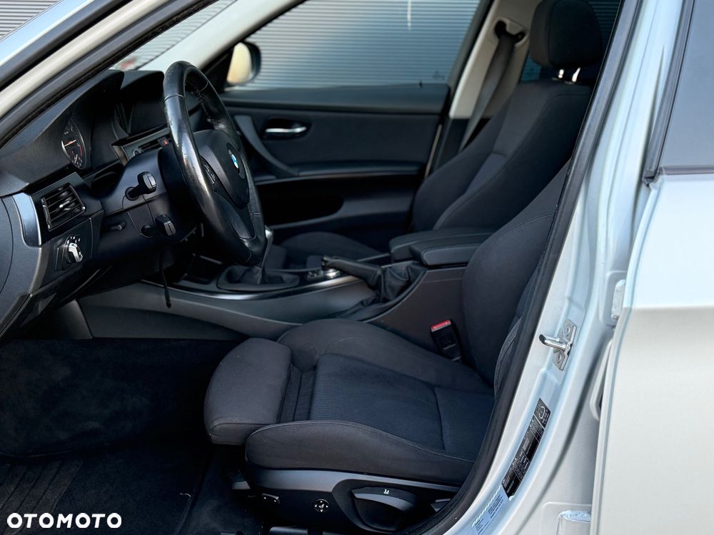 BMW Seria 3 318d DPF - 21