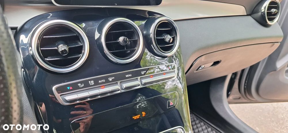 Mercedes-Benz GLC 250 4Matic 9G-TRONIC - 25