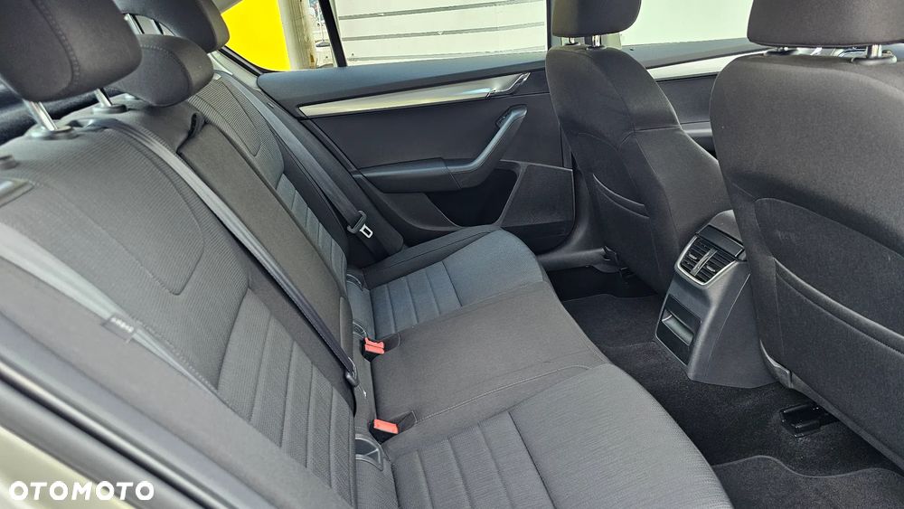 Skoda Octavia 2.0 TDI Ambiente - 20