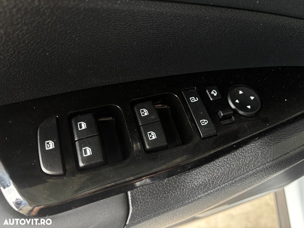 Kia Sportage 1.6 T-GDI HEV 6AT 4x2 Style - 25