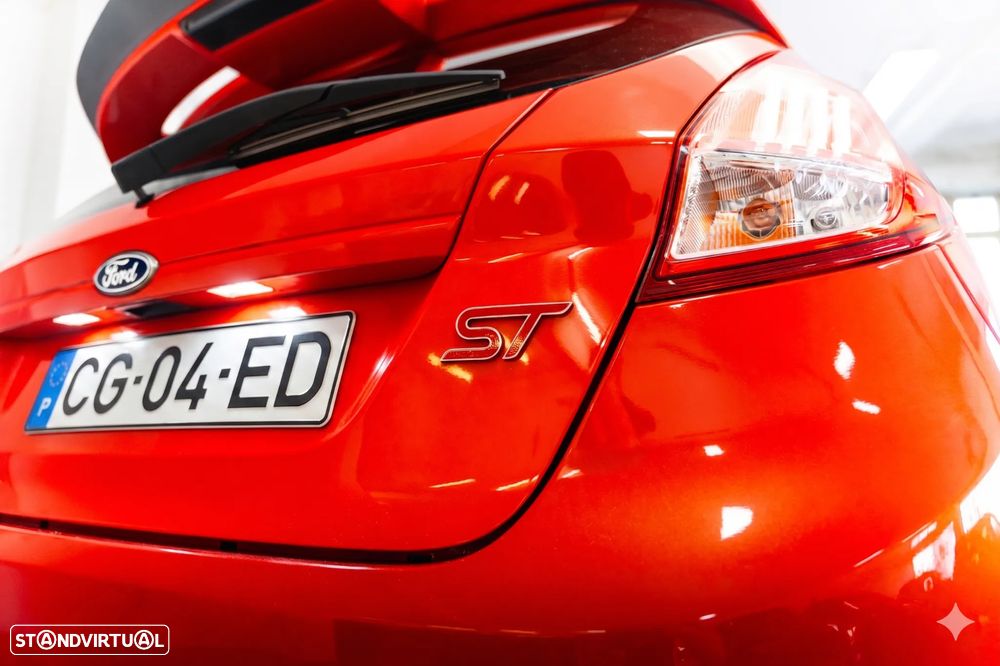 Ford Fiesta 1.6 T ST - 39