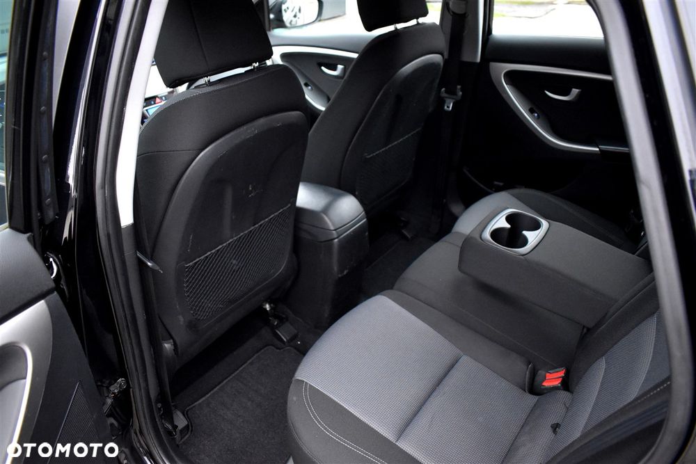 Hyundai i30 blue Kombi 1.6 CRDi DCT Trend - 14