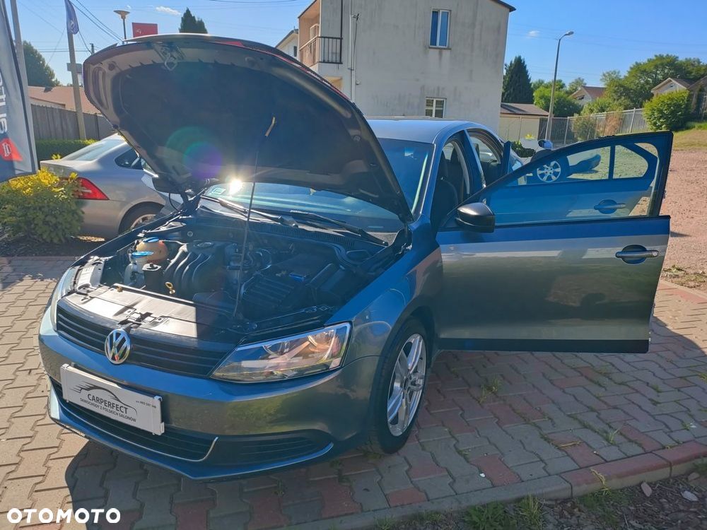 Volkswagen Jetta - 31