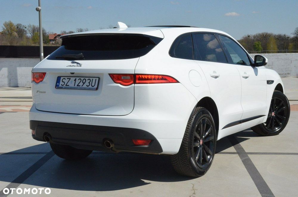 Jaguar F-Pace 2.0 i4P AWD Chequered Flag - 17