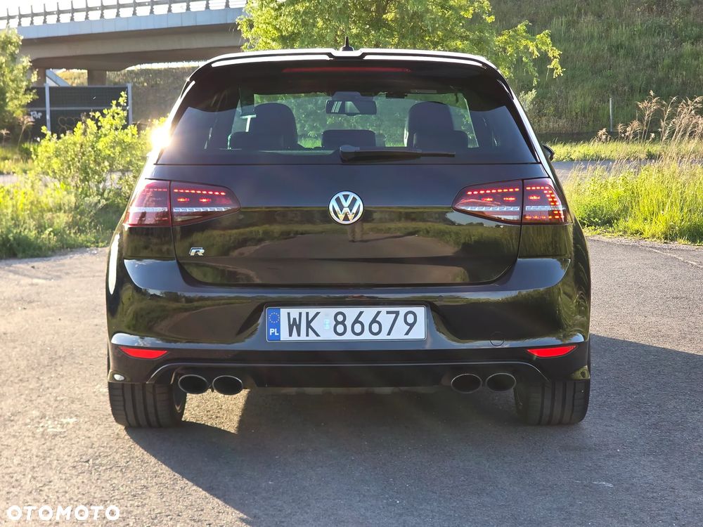 Volkswagen Golf - 10