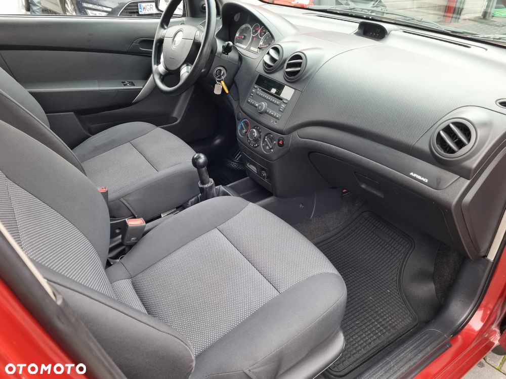 Chevrolet Aveo 1.2 16V Base - 14