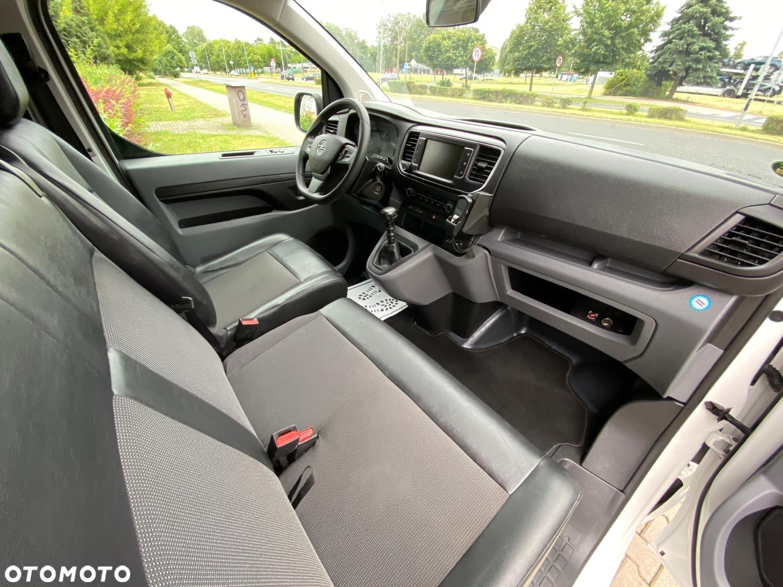 Opel VIVARO L2 NAWIGACJA BEZWYPADKOWY 37.900 PLN netto - 35