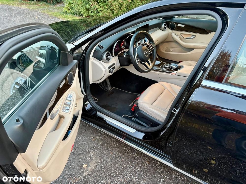 Mercedes-Benz C-Class 2018 photo 3