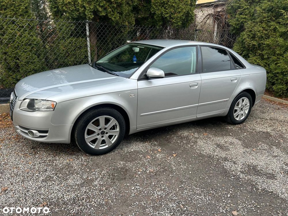 Audi A4 Limousine - 8