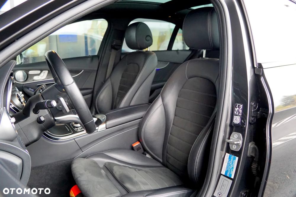 Mercedes-Benz Klasa C 400 4Matic 9G-TRONIC AMG Line - 19