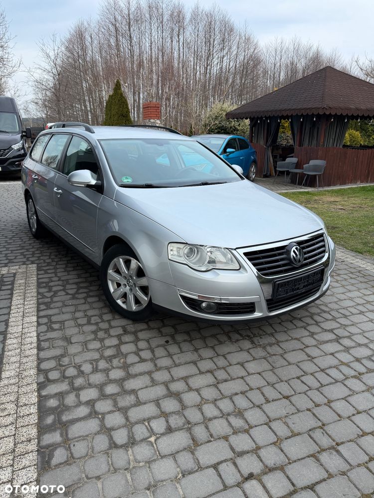 Volkswagen Passat - 1