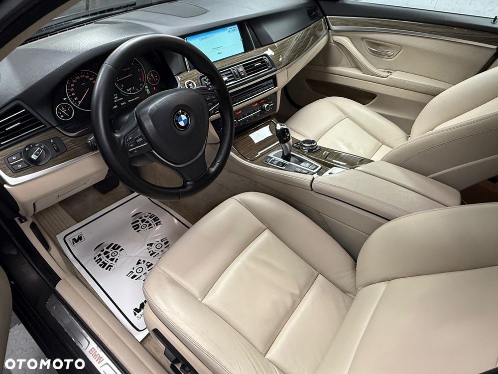 BMW Seria 5 520d xDrive Modern Line - 7