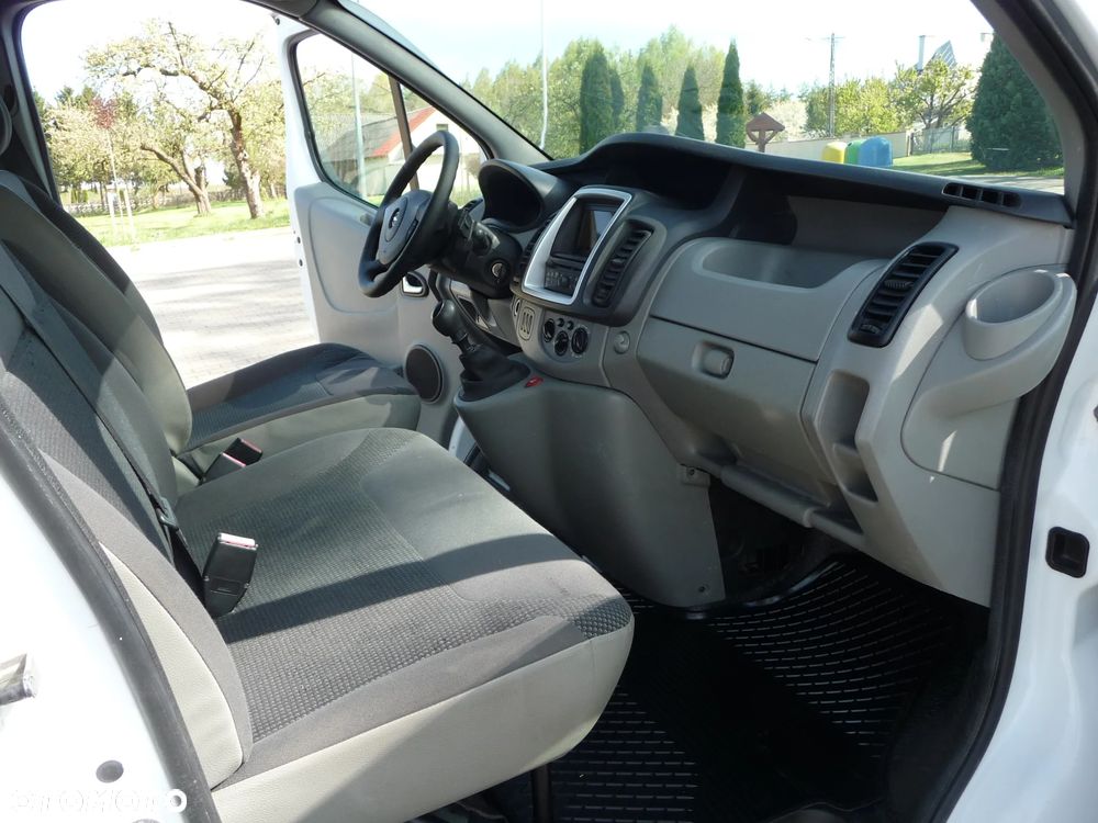Opel Vivaro - 8