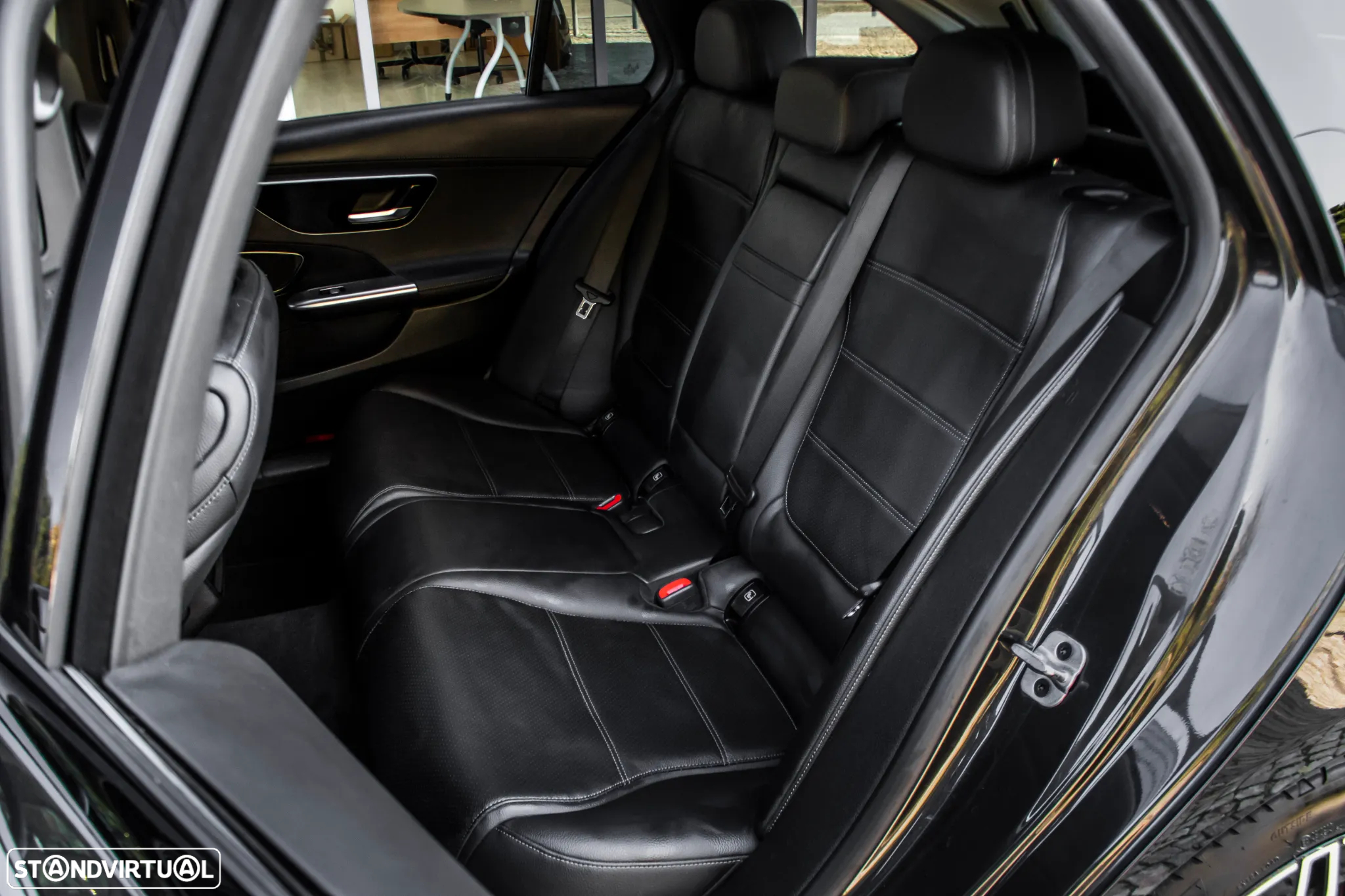 Mercedes-Benz C 300 e AMG Line - 33