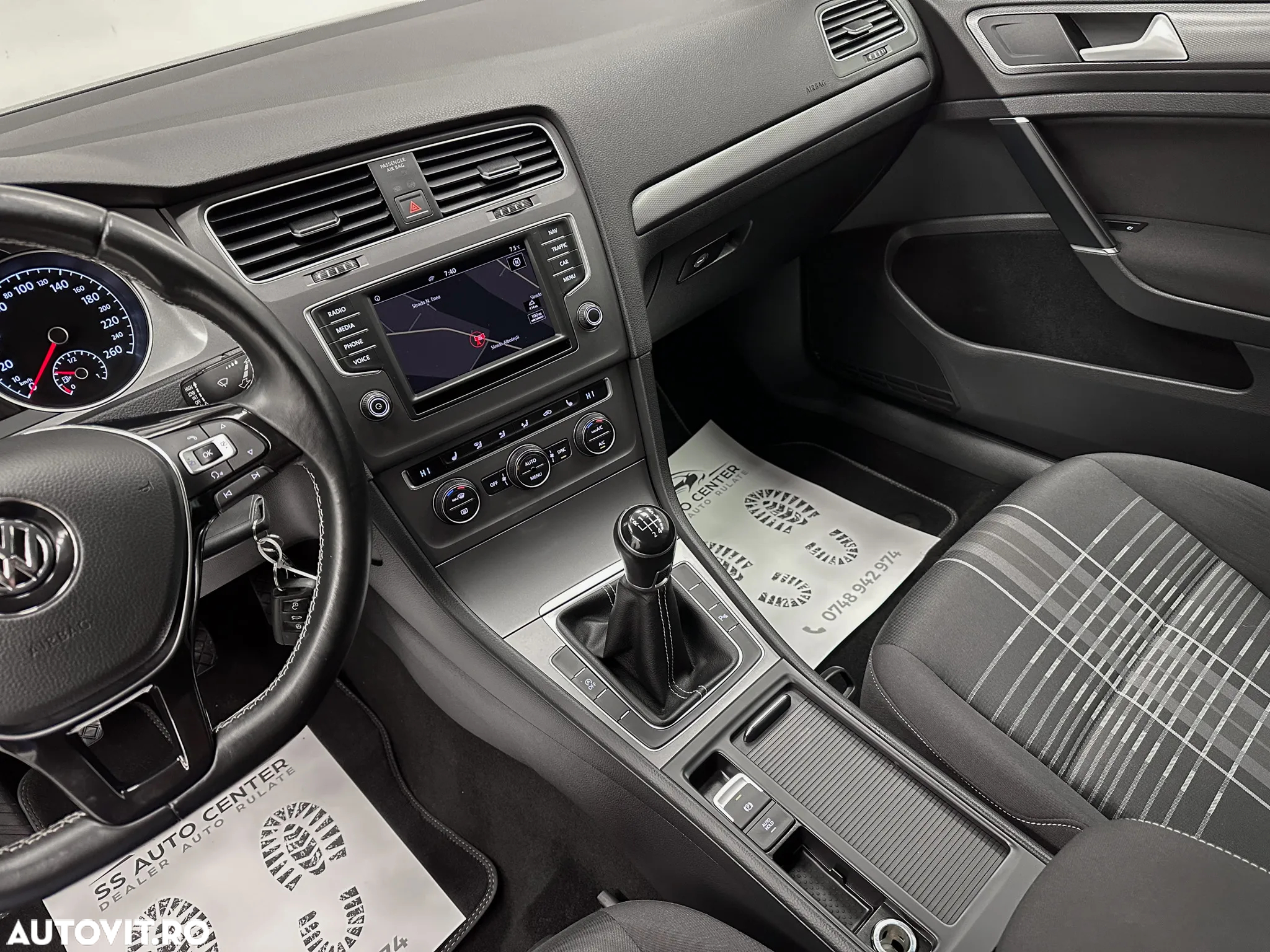 Volkswagen Golf 1.6 TDI BlueMotion Technology Lounge - 26