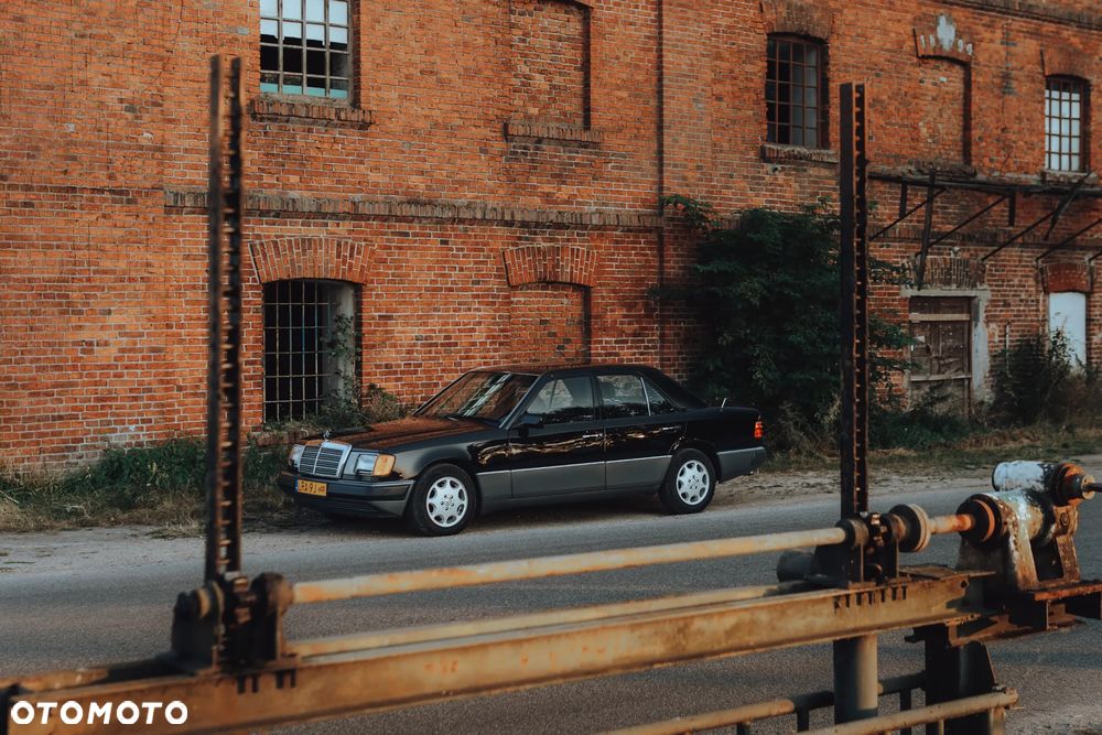 Mercedes-Benz W124 (1984-1993) - 11