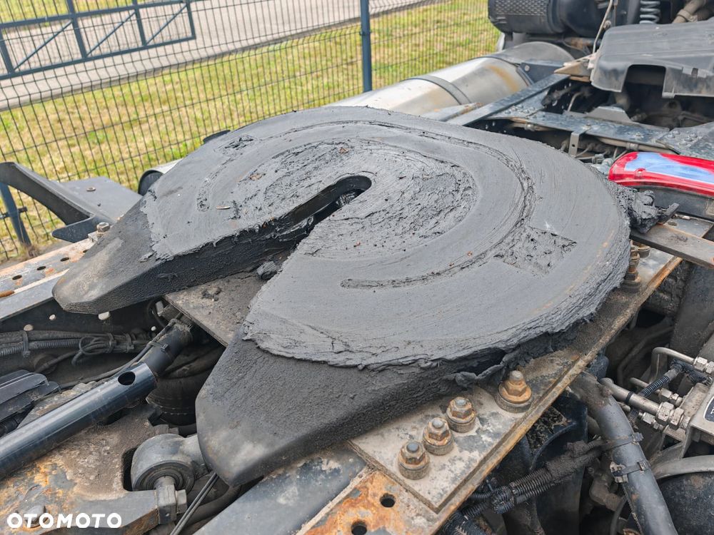 SIODŁO NISKIE Z PŁYTĄ IVECO S WAY - 6