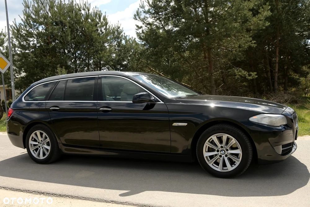 BMW Seria 5 525d - 9