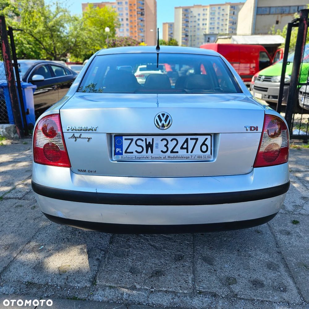 Volkswagen Passat - 9