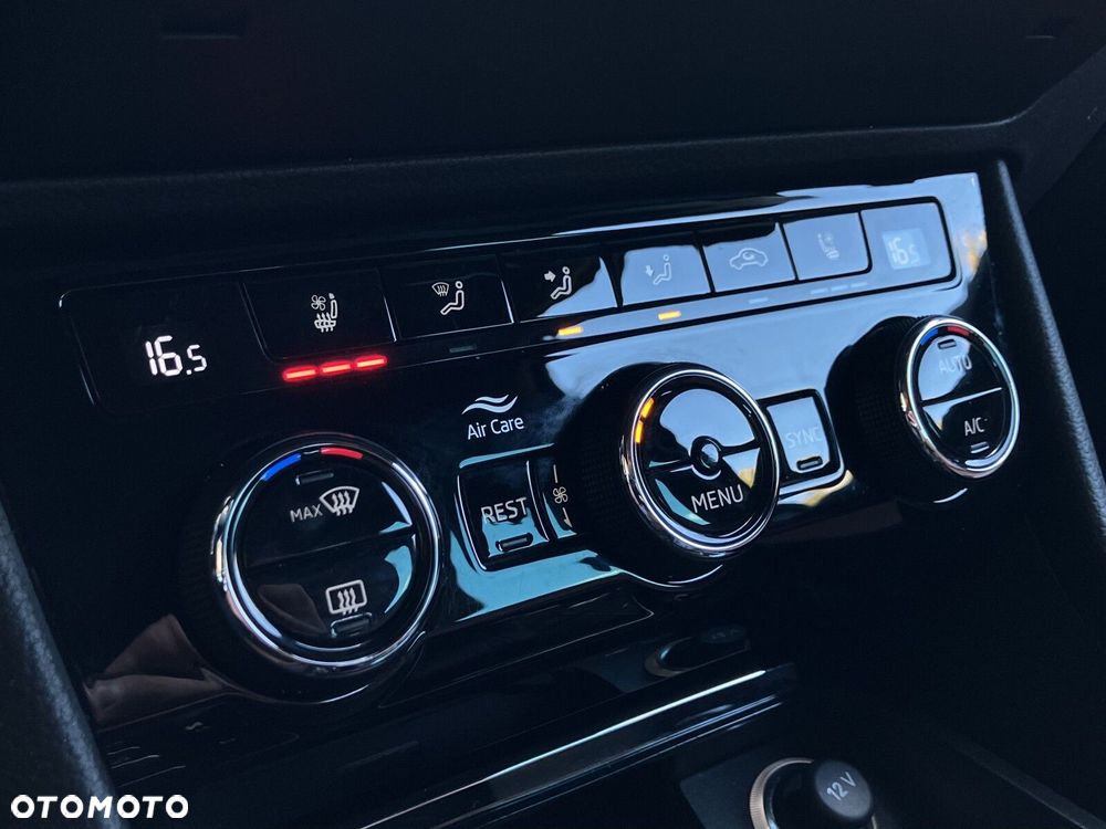 Skoda Superb 2.0 TDI SCR L&K DSG - 23