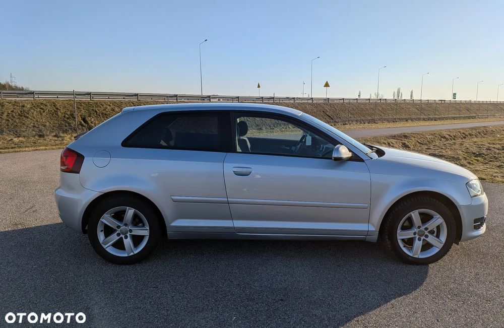 Audi A3 3-drzwiowe 2.0 TDI Ambition - 3