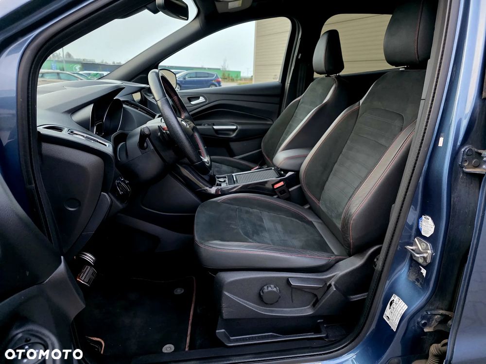 Ford Kuga 2.0 TDCi 4x4 ST-Line - 14