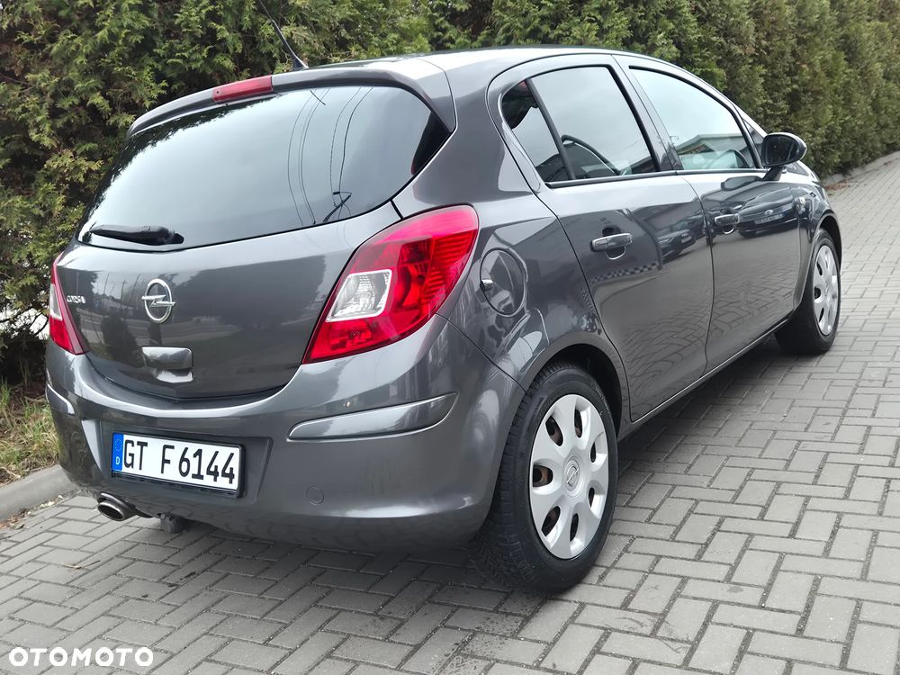 Opel Corsa 1.4 16V Satellite - 11