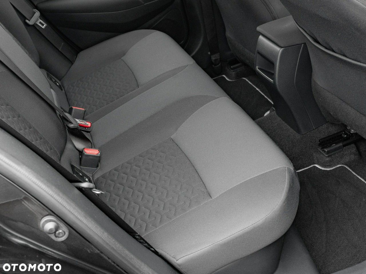 Toyota Corolla 1.8 Hybrid GPF Comfort - 31