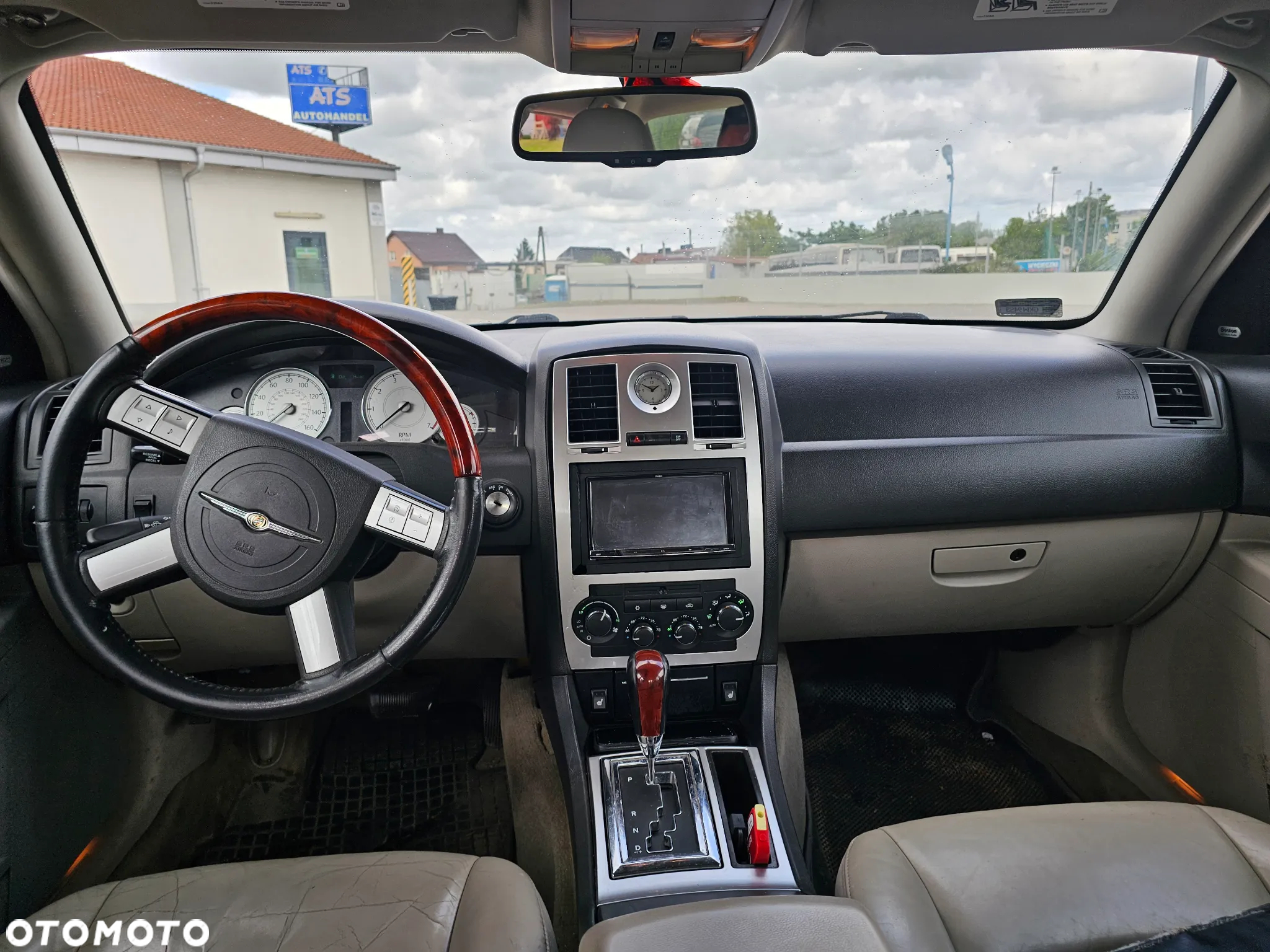 Chrysler 300C 5.7 V8 Hemi - 8