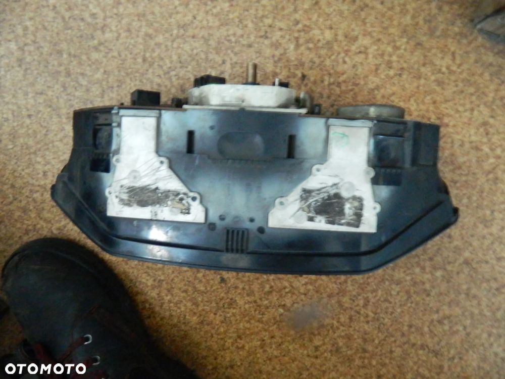 Mercedes W124 Diesel Licznik Zegary - 2