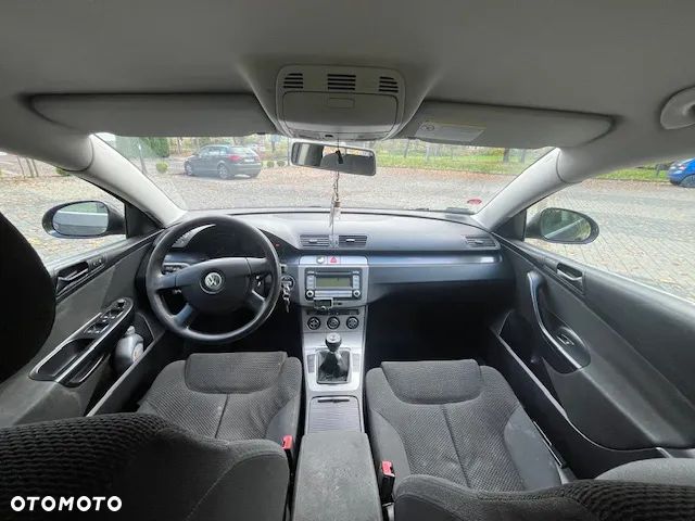 Volkswagen Passat 2.0 TDI DPF Comfortline - 11